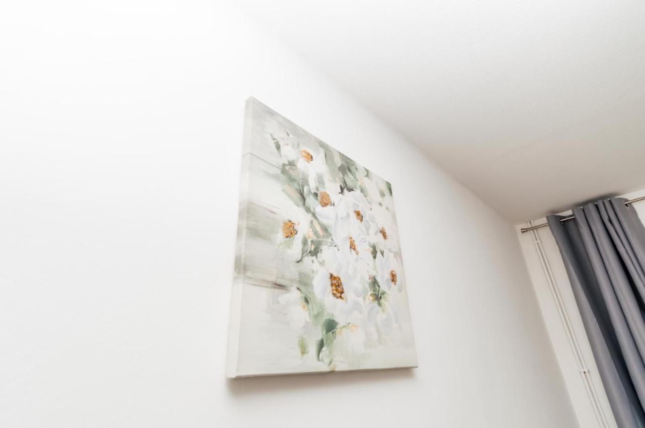 2 Bed Apartment-5 Guests - Business-Relocation-Parking - The Brighton Short Stay & Serviced Apartments Exterior foto